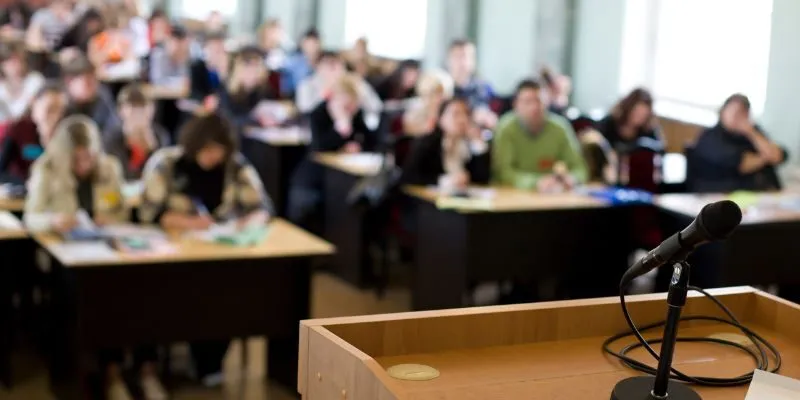 Danh Hiệu "Giảng Sư Số 1" Và Giải Thưởng Hấp Dẫn